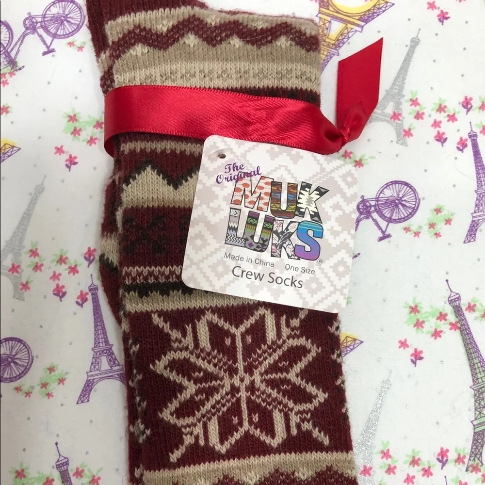 Muk Luks” Crew Socks